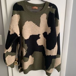 Oversized camo Tunic Sweater